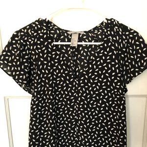 H&M patterned T with flowing sleeves